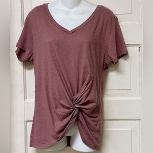 Altar’d State rose color knotted front tshirt Medium